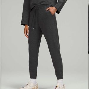 Lululemon 7/8 ribbed jogger in heathered black